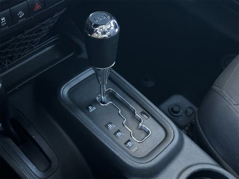 Used 2018 Jeep Wrangler Unlimited Sport w/ Connectivity Group image 21