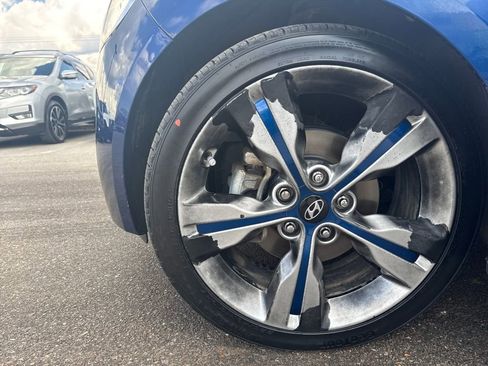 Used 2017 Hyundai Veloster Value Edition image 28