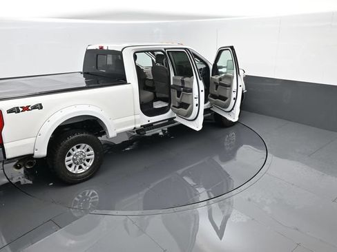 Used 2019 Ford F350 XLT w/ XLT Premium Package AWD/4WD image 26