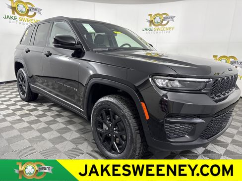 New 2025 Jeep Grand Cherokee Altitude image 1