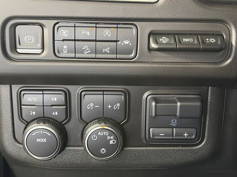 Used 2023 Chevrolet Tahoe Premier w/ Advanced Technology Package image 25