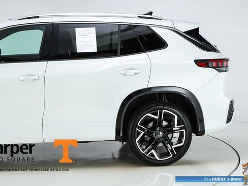Used 2025 Volkswagen Tiguan SEL R-Line AWD/4WD image 43