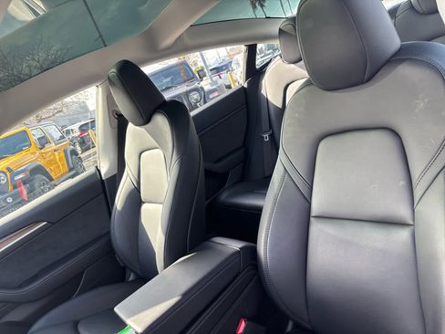 Used 2023 Tesla Model 3 Standard Range image 12