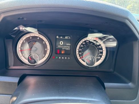 Used 2017 RAM 1500 Express AWD/4WD image 19