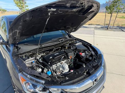 Used 2017 Honda Accord Sport image 10