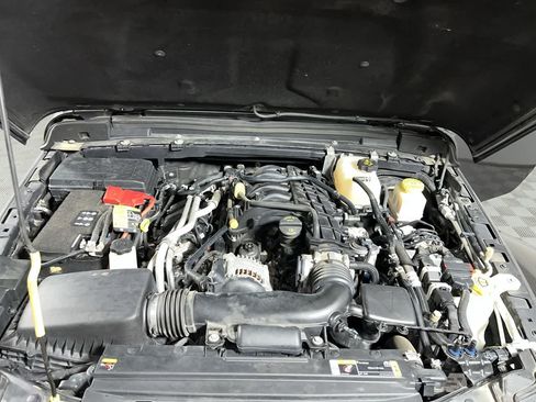 Used 2022 Jeep Gladiator Sport AWD/4WD image 12