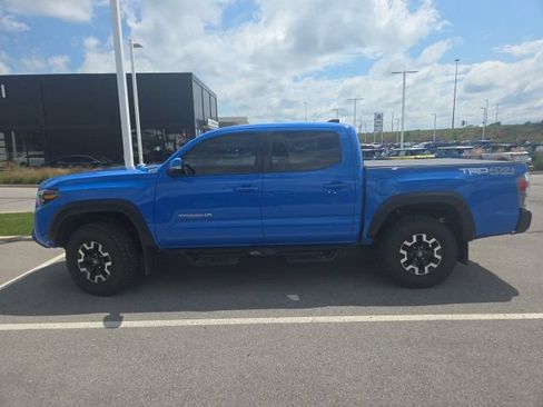 Used 2021 Toyota Tacoma TRD Off-Road AWD/4WD image 5
