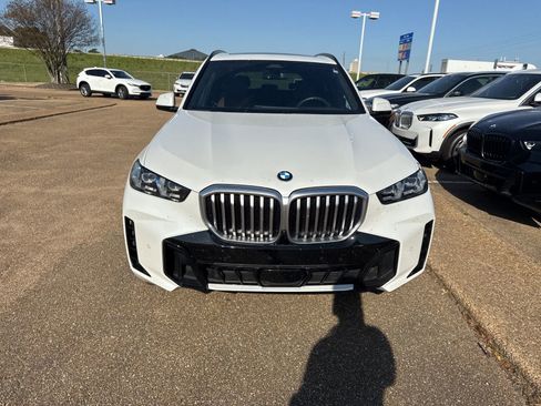 Used 2025 BMW X5 xDrive40i w/ M Sport Package image 2
