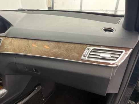 Used 2014 Mercedes-Benz E 350 4MATIC Sedan image 12