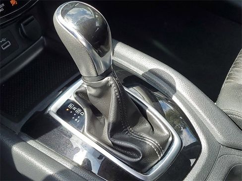 Used 2018 Nissan Rogue S image 20