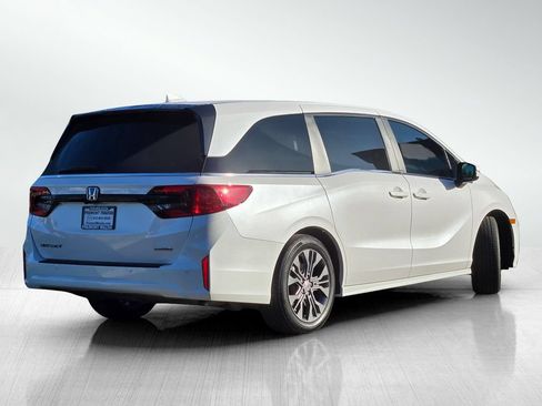Used 2025 Honda Odyssey Touring image 4