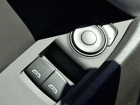 Used 2021 Chevrolet Camaro LT image 22