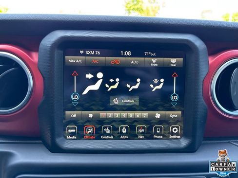Used 2022 Jeep Wrangler Unlimited Rubicon w/ LED Lighting Group AWD/4WD image 56