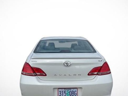 Used 2005 Toyota Avalon XL image 11