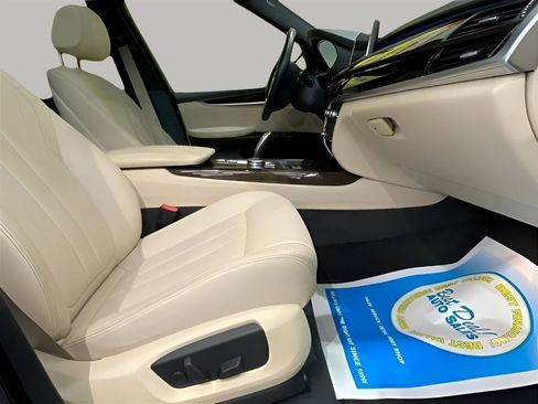 Used 2017 BMW X5 xDrive40e image 11