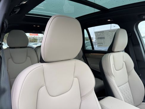 New 2026 Volvo XC90 T8 Plus image 9