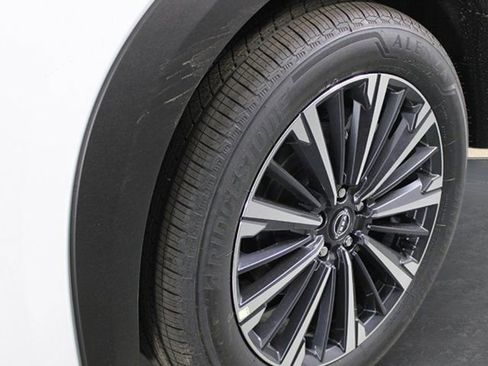 New 2026 Nissan Pathfinder Platinum image 9