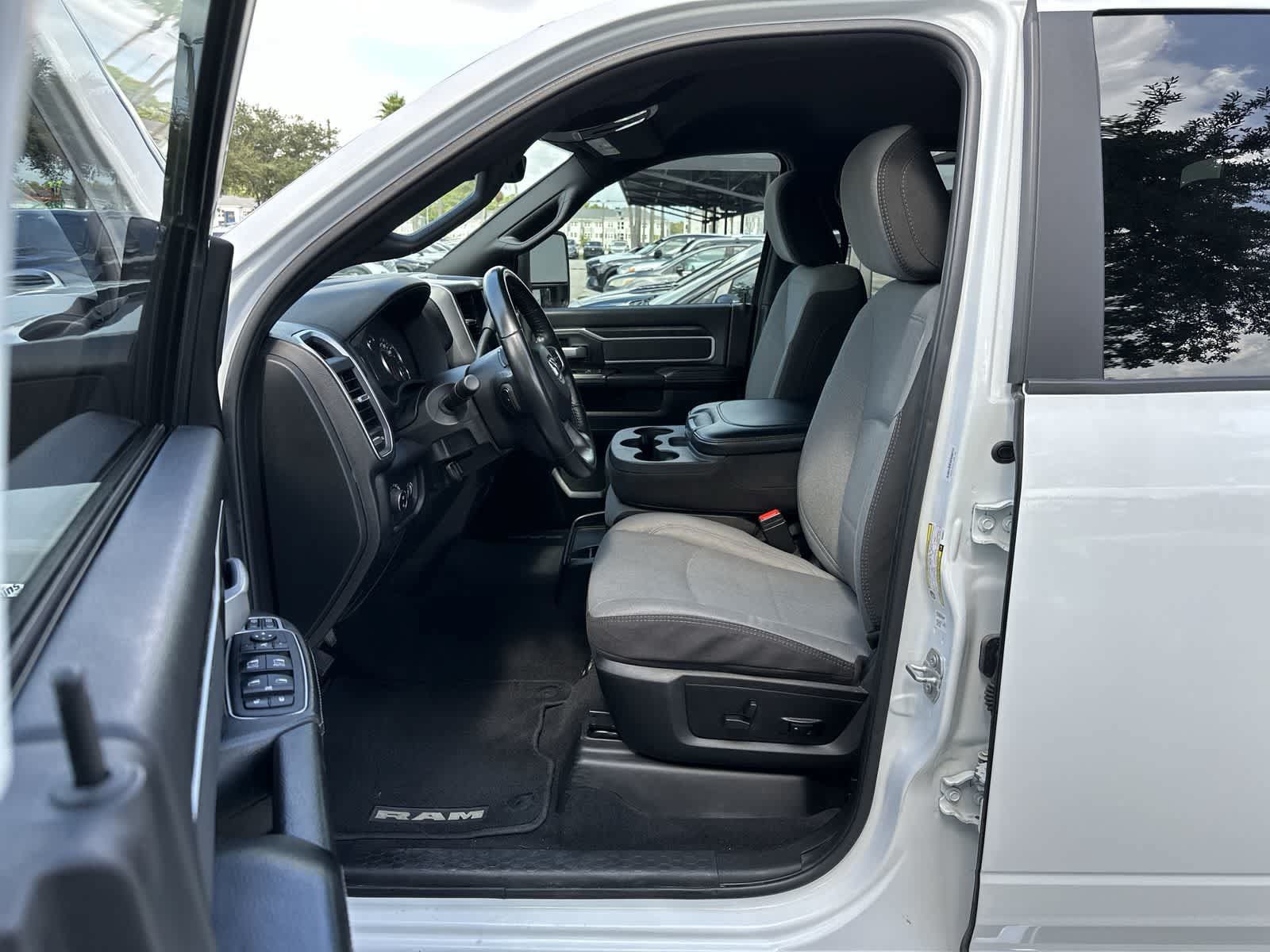 Used 2024 RAM 3500 Big Horn AWD/4WD image 2