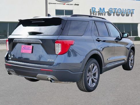 Used 2023 Ford Explorer XLT w/ Equipment Group 202A AWD/4WD image 11