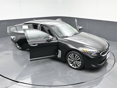 Used 2019 Kia Stinger Premium image 36