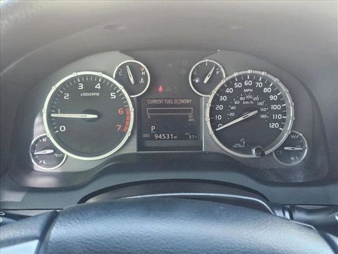 Used 2017 Toyota Tundra SR5 image 10