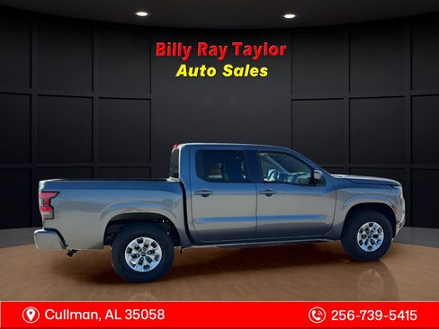 Used 2024 Nissan Frontier SV image 6