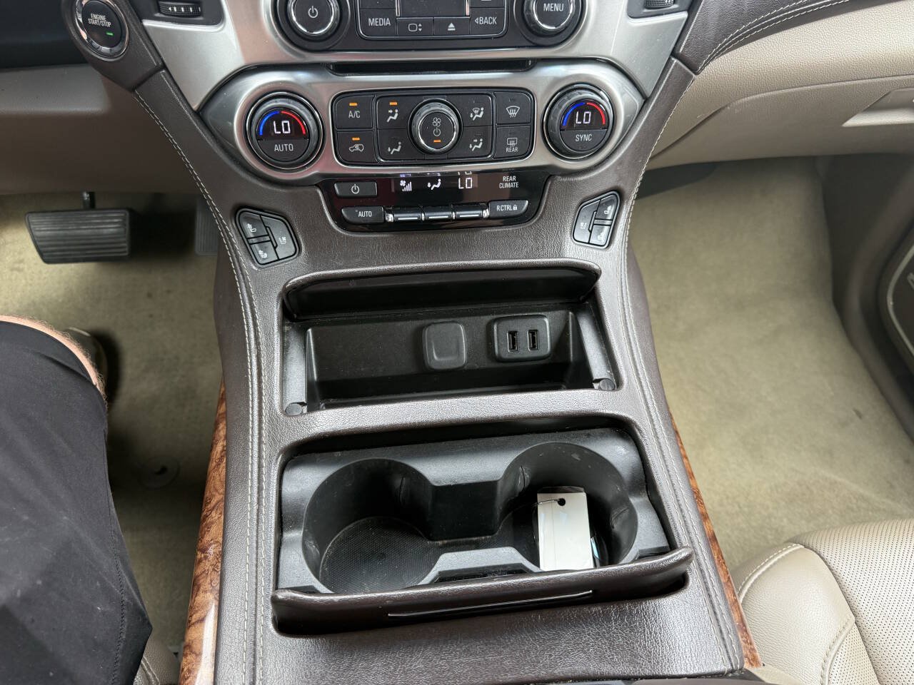 Used 2018 Chevrolet Suburban Premier AWD/4WD image 30