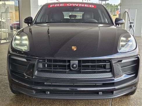 Used 2025 Porsche Macan image 8