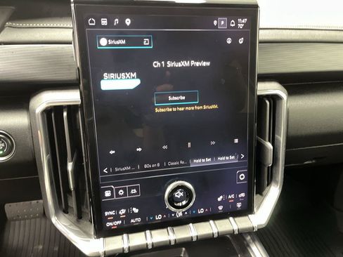 Certified 2024 GMC Acadia Elevation w/ Luxury Package AWD/4WD image 19