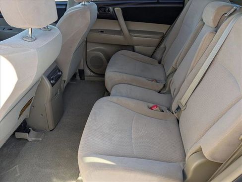 Used 2010 Toyota Highlander 2WD image 17