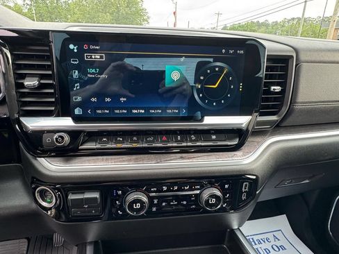 Used 2023 Chevrolet Silverado 1500 LTZ AWD/4WD image 29