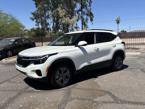 Certified 2024 Kia Seltos S AWD/4WD image 6