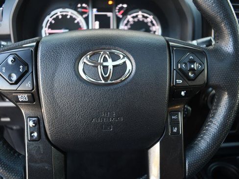 Used 2022 Toyota 4Runner TRD Off-Road Premium w/ Moonroof Package AWD/4WD image 31