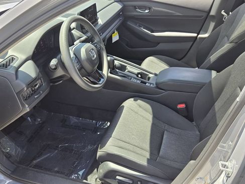 Used 2025 Honda Accord SE image 10
