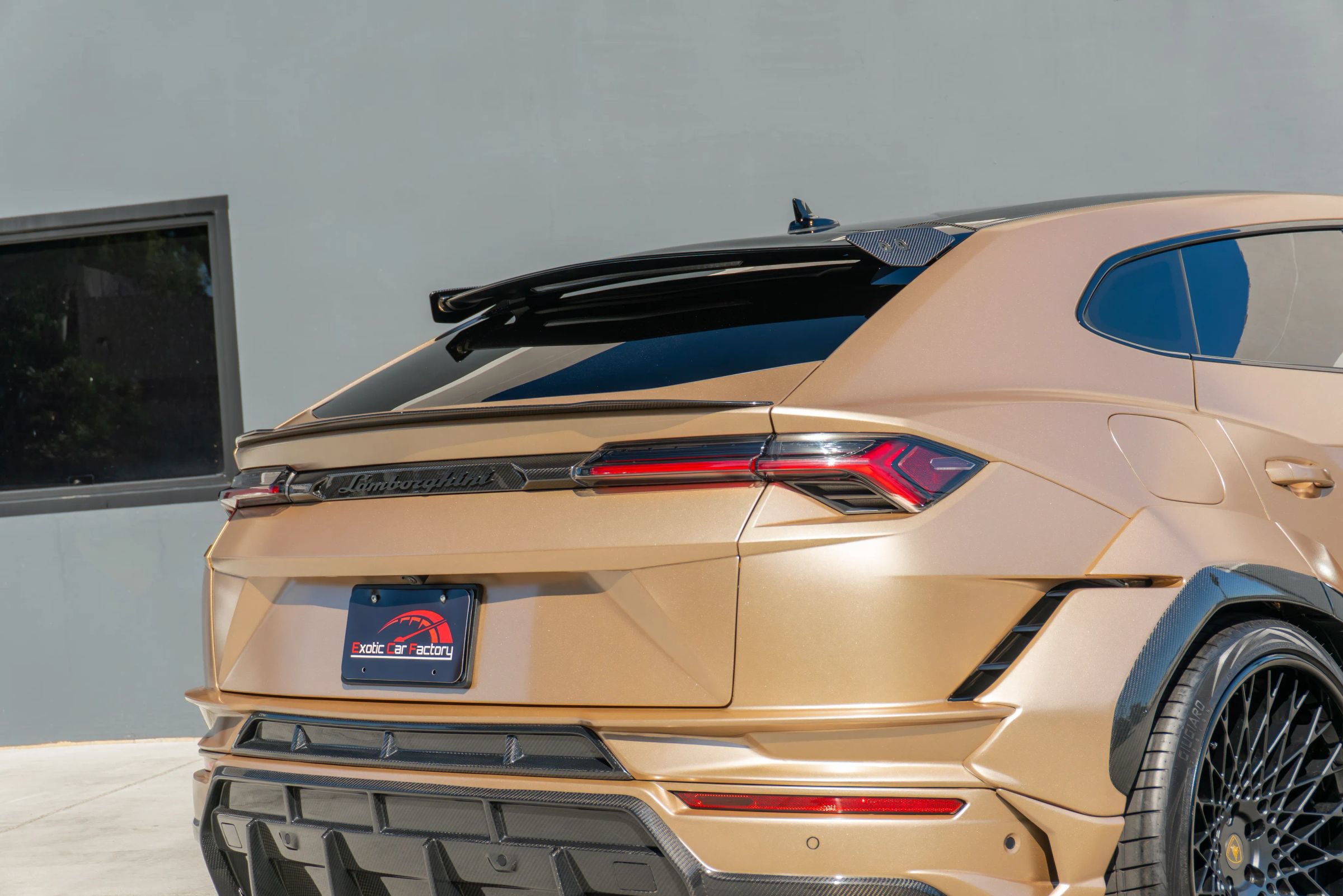 Used 2023 Lamborghini Urus Performante AWD/4WD image 40