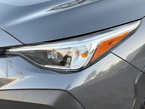 Used 2024 Subaru Crosstrek 2.0i Premium AWD/4WD image 9
