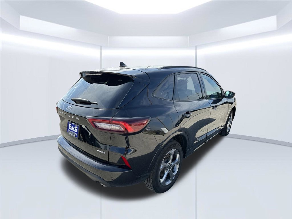 Used 2023 Ford Escape ST-Line w/ Tech Pack #1 AWD/4WD image 3