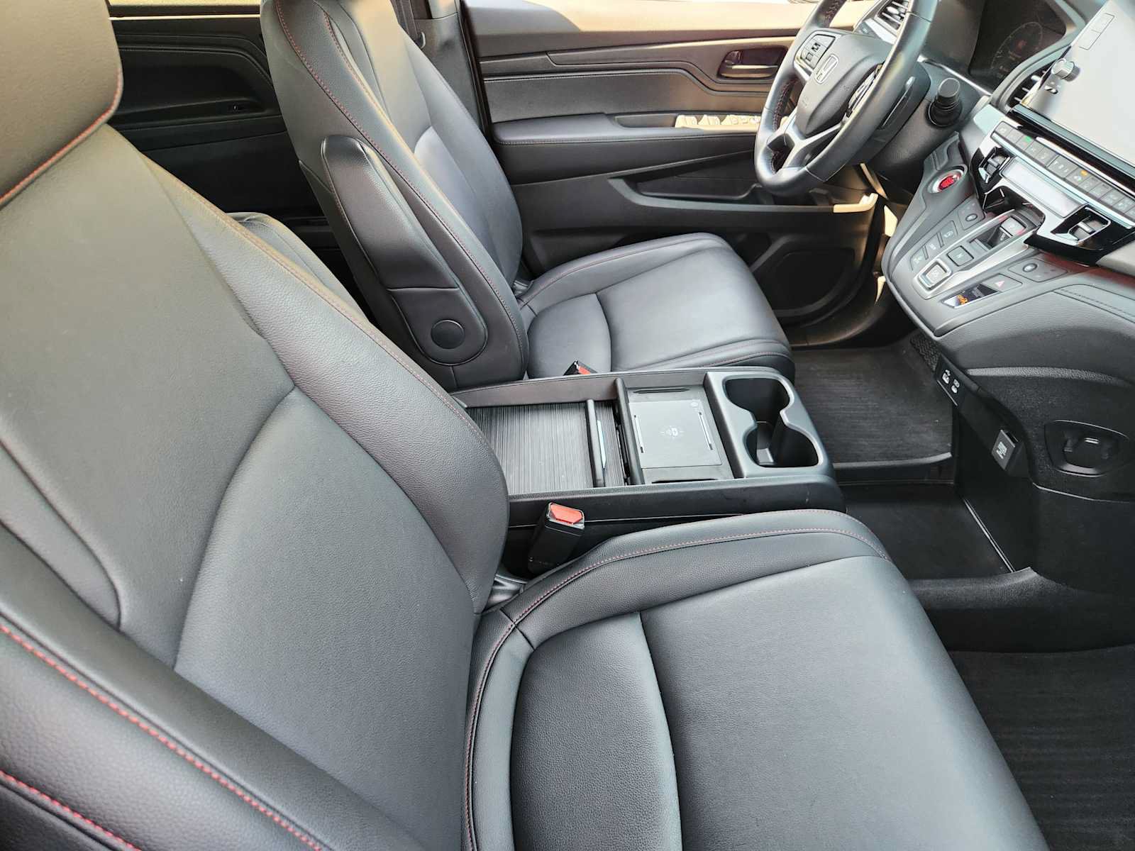 Used 2025 Honda Odyssey Sport-L image 13