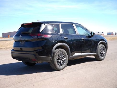 Used 2024 Nissan Rogue S image 2