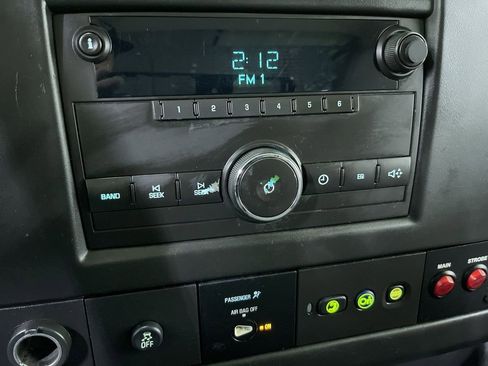 Used 2014 Chevrolet Express 2500 image 20
