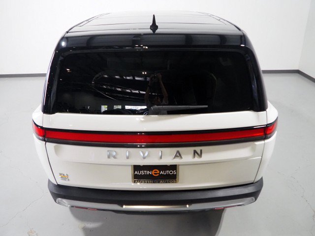 Used 2024 Rivian R1S AWD Adventure image 8