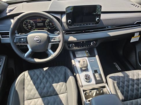 New 2026 Nissan Rogue Platinum AWD/4WD image 17