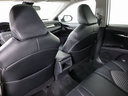 Used 2020 Toyota Camry SE image 31