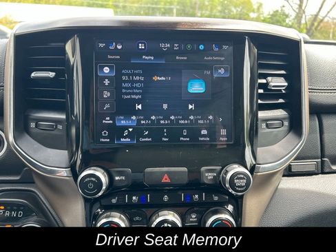 Used 2022 RAM 1500 Laramie AWD/4WD image 24