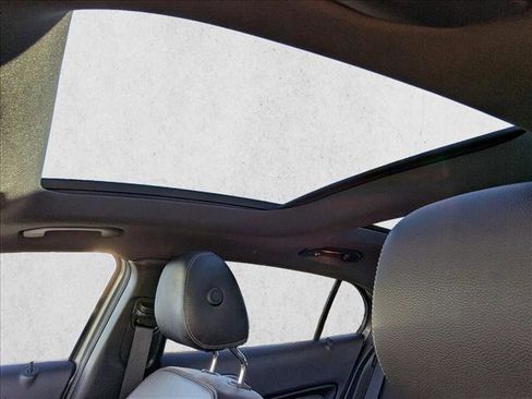 Used 2018 Mercedes-Benz GLA 250 image 15