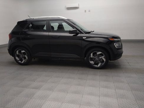 Used 2023 Hyundai Venue SEL image 11
