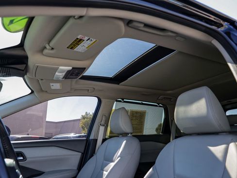 Used 2023 Nissan Rogue SL w/ SL Premium Package image 22