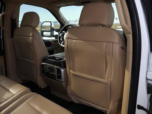 Certified 2020 Ford F250 Lariat w/ Lariat Ultimate Package image 28