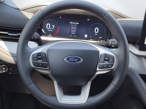 New 2025 Ford Explorer Active w/ Active Comfort Package image 13