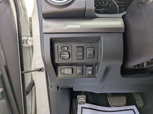 Used 2019 Toyota Tundra SR5 AWD/4WD image 14